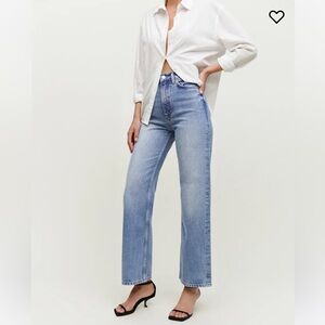 Reformation Wilder High Rise Wide Leg Cropped
Jeans size 25 Excellent condition